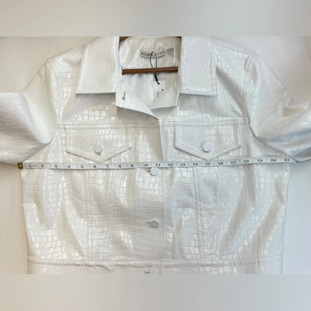 Alice + Olivia Chloe White Croc-Effect Faux Leather Crop Jacket Size XL NWT - Picture 12 of 16
